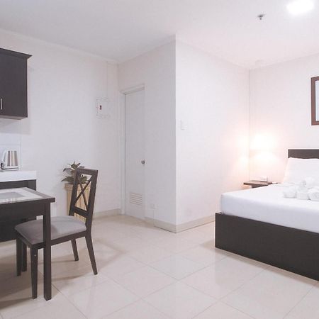 Urbanview At Evangelista Street Makati Makati City Exterior foto